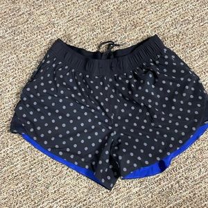 Lululemon reversible shorts size 10
